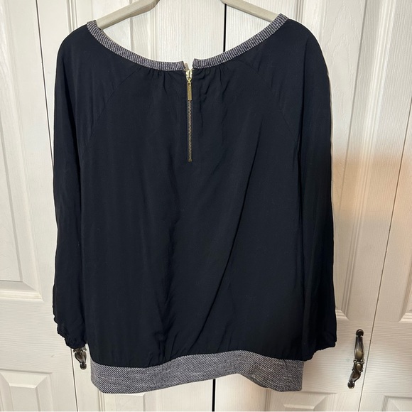 Dana Buchman Women’s Size L Knit Lined Black Pleated Crewneck Blouse Back Zipper - Picture 3 of 8